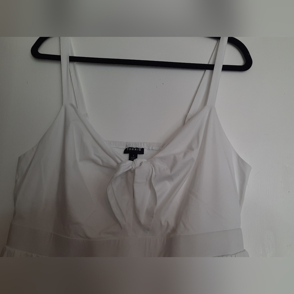 White tie front Torrid dress 1x - Picture 2 of 3